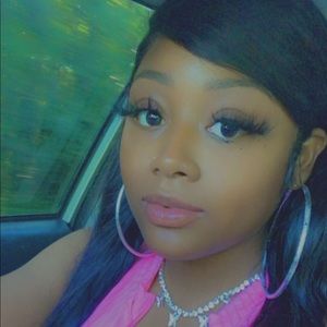 Meet your Posher, Briana